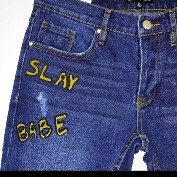 Kendall & Kylie Slay Babe Boyfriend Fit Dark Wash Distressed Jeans NWT - Picture 6 of 9